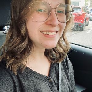 Meet your Posher, Sabrina! 💖